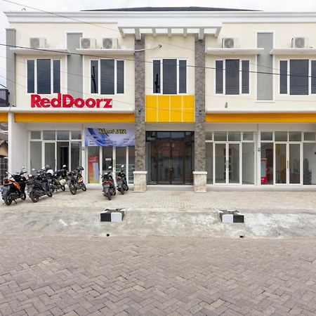 Reddoorz Syariah @ Kebraon Hotel Surabaya Exterior photo