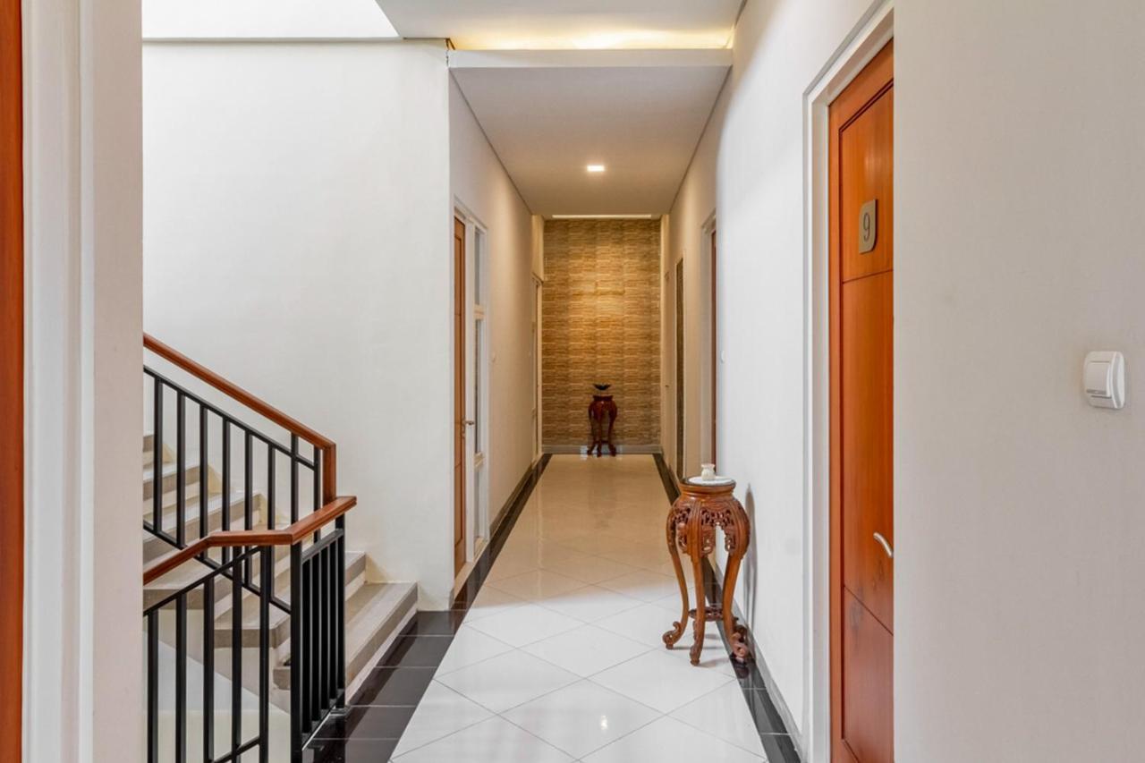 Reddoorz Syariah @ Kebraon Hotel Surabaya Exterior photo