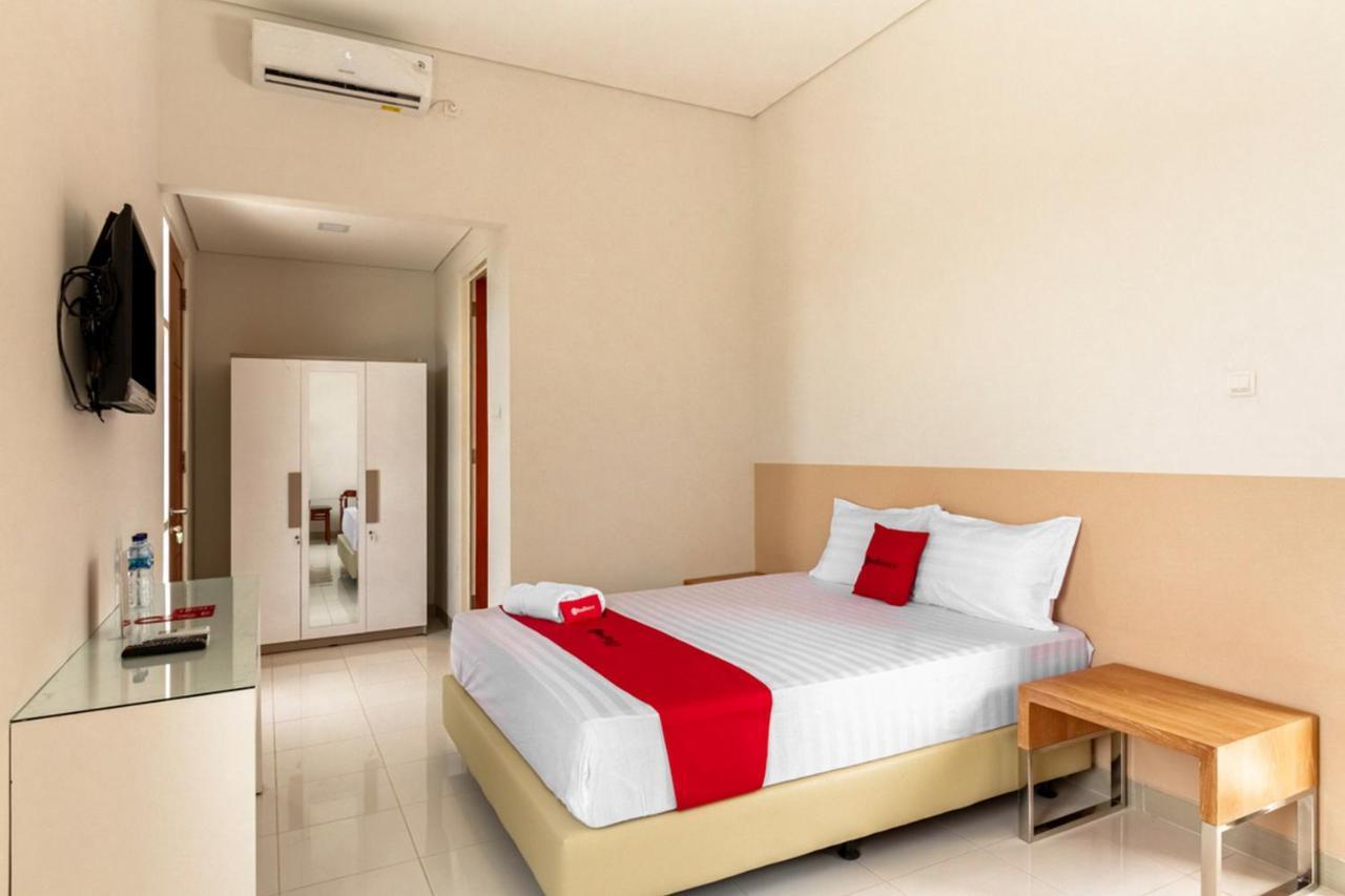Reddoorz Syariah @ Kebraon Hotel Surabaya Exterior photo